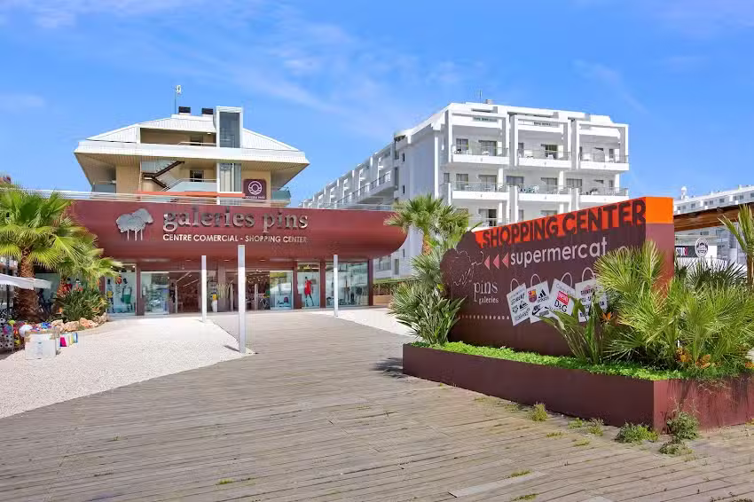 Galeries Pins Shopping Center