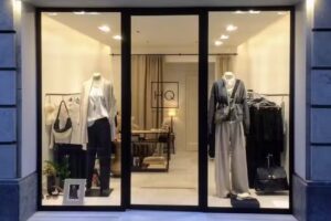 HQ H&eacute;l&egrave;ne Andricq