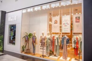 Hug & Clau Isla Azul