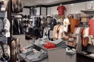 INSIDE – Tienda de Ropa y Zapatos