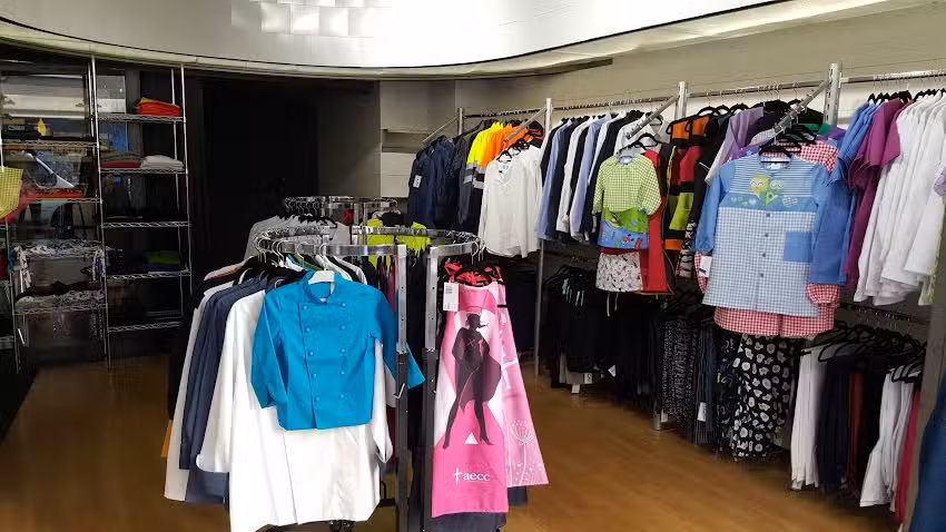 ISUMA &ndash; Ropa y Calzado Laboral y Uniformes en Granada