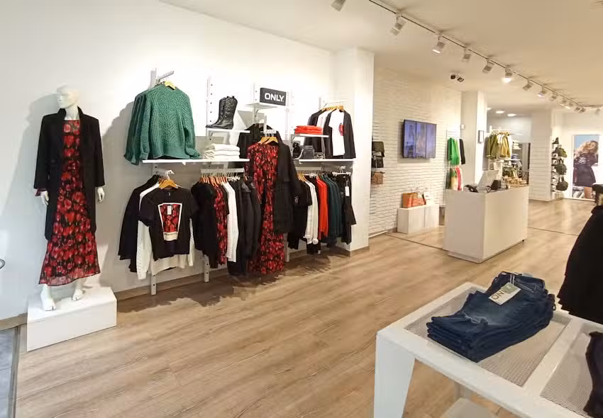 It&rsquo;s Only Lal&iacute;n