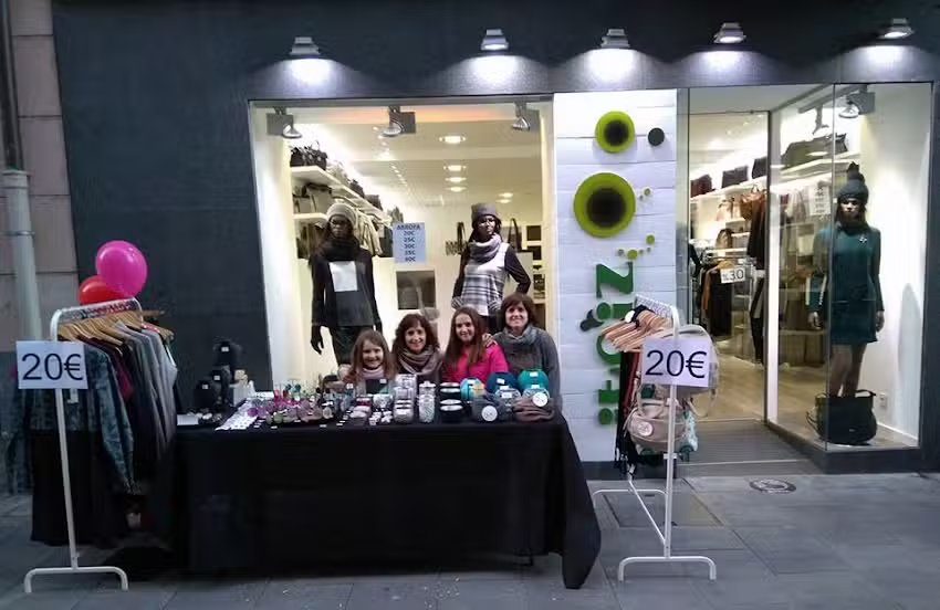 Itoiz arropa eta osagarri denda &ndash; ropa y complementos