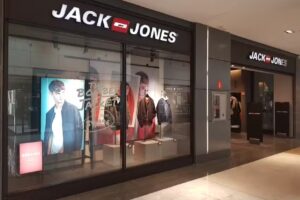JACK & JONES