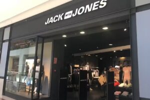 JACK & JONES