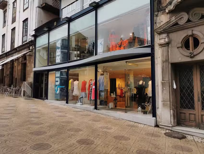 Jos&eacute; Luis Guerra Moda