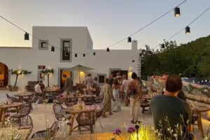 Juntos House Restaurant & Boutique