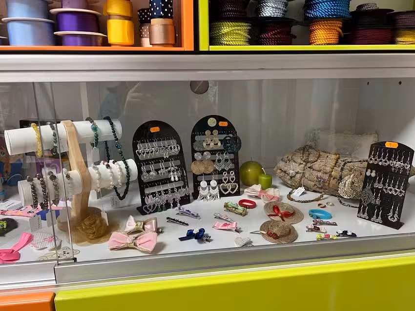 Kalika Merceria y Arreglos, papeler&iacute;a, droguer&iacute;a