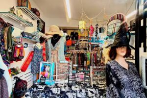 KAT &ndash; HIPPIE SHOP