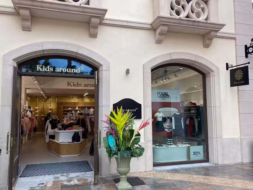 Kids around Outlet
