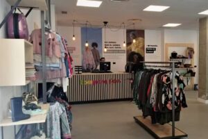 KOOPERA STORE con Moda re- ALMER&Iacute;A II
