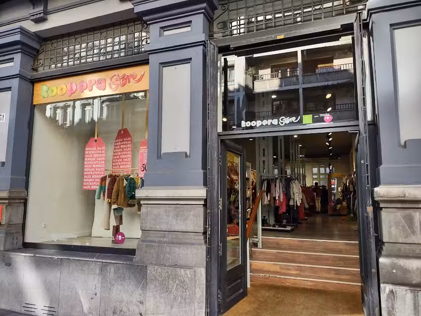 KOOPERA STORE con Moda re- OVIEDO