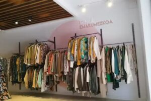 KOOPERA STORE con Moda re- SANTURTZI