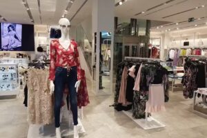 La Ca&ntilde;ada Shopping