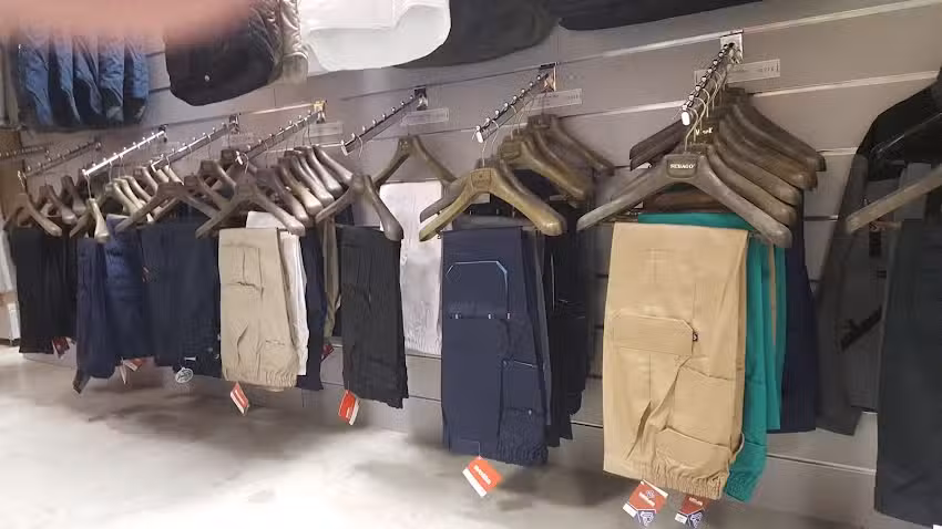 LABORAL SHOP 2010, S.L.