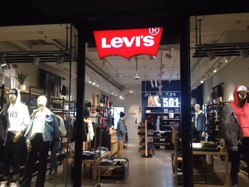 Levi&rsquo;s C.C. Mog&aacute;n Mall