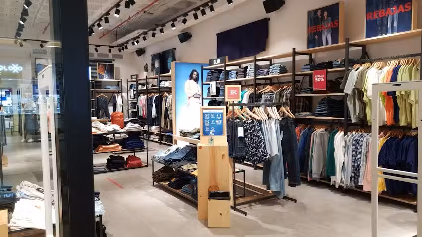 Levi&rsquo;s&reg; Plaza Mar 2