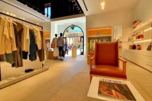 LOEWE La Roca Village