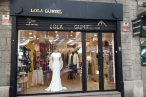 Lola Gumiel Trajes de Boda y Complementos