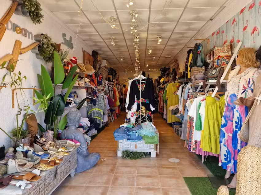 Los Caprichos de Lul&uacute;