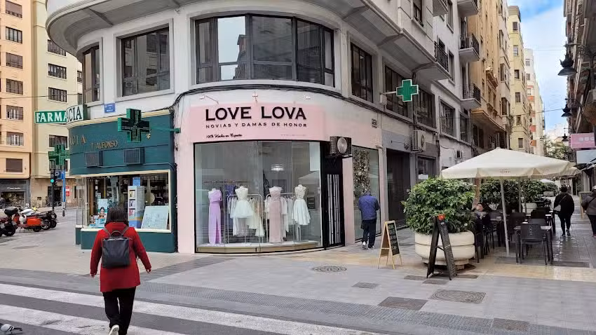 LOVE LOVA | Vestidos de Graduaci&oacute;n e Invitadas de Boda