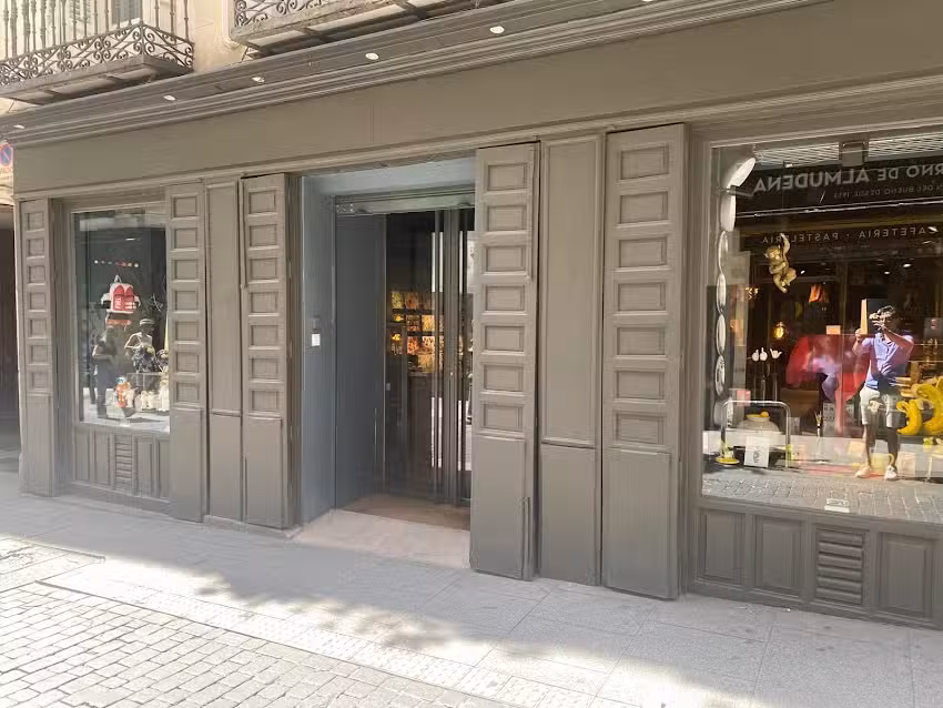 LUCIERNAGA / concept boutique / decoration & gifts / Madrid