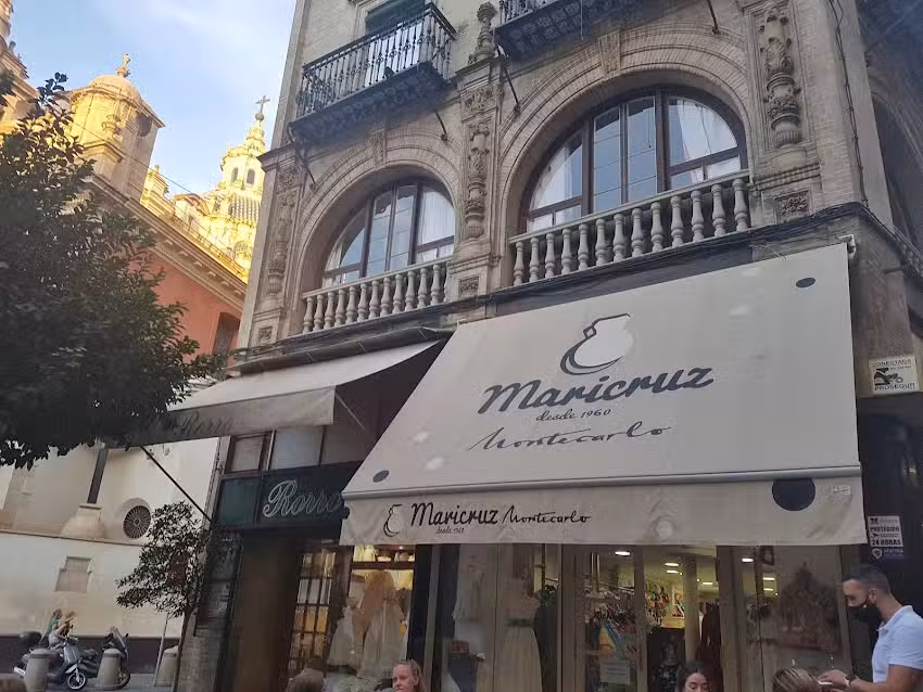 Maricruz Moda Flamenca Plaza del Salvador