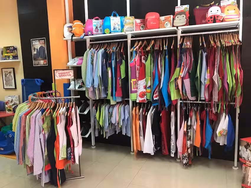 Mobelkids: Equipamiento Educativo y Vestuario Escolar