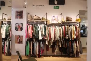 Moda re- Badalona &ndash; Fundaci&oacute; Formaci&oacute; i Treball