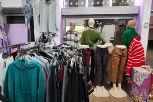 Modas y Complementos Latifa