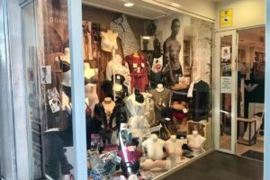 Mom lenceria-merceria