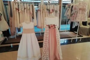 Mo&ntilde;inas vestidos de comuni&oacute;n y ceremonia