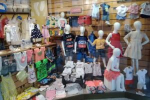 Montserrat. Llenceria i moda infantil