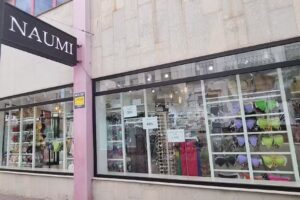 Naumi