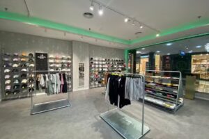 New Era &ndash; La Ca&ntilde;ada Shopping