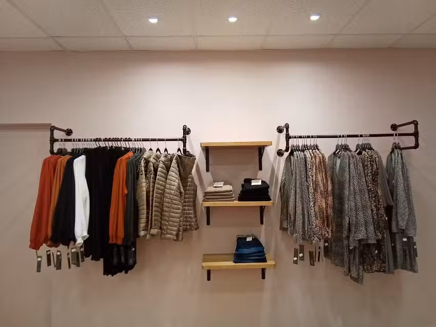 N&Uacute;A by Al&iacute;cia Absil