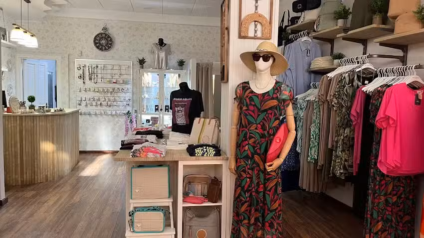 Os Trapi&ntilde;os de Lola