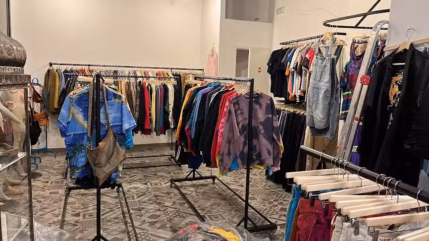 Oysters Vintage Clothing and Local Art