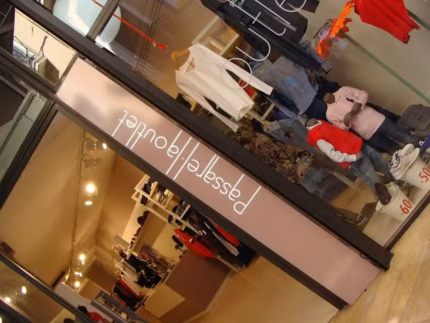 Passarel&middot;la Outlet