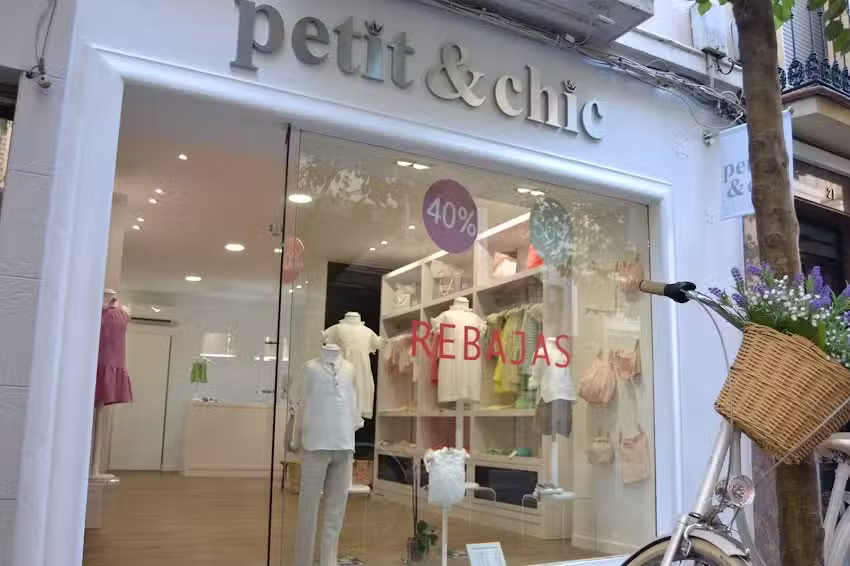 Petit & Chic