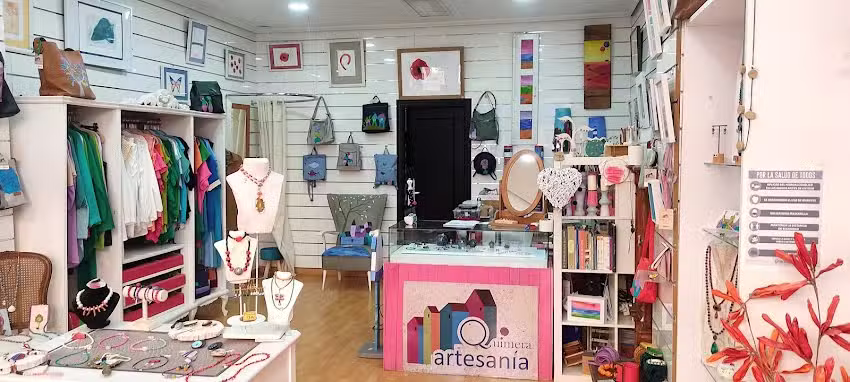 Quimera Artesan&iacute;a. Bisuter&iacute;a, bolsos y ropa pintada.
