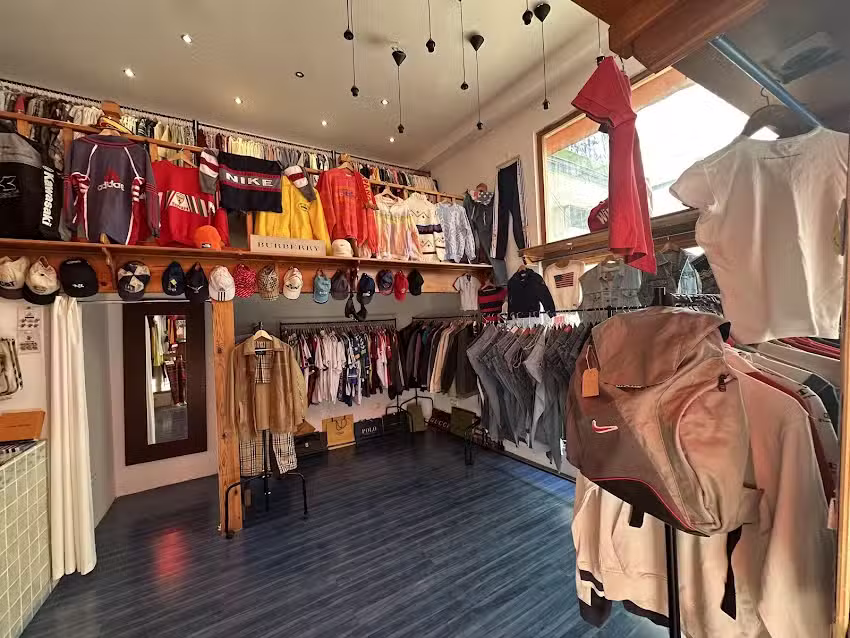 Rags and Records &ndash; Tienda Vintage Torremolinos