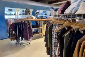 Ren&eacute; Egli Windsurf, Kitesurf & Wingfoil Watersport Megastore Shop Tienda