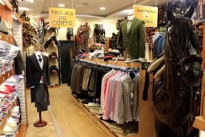 Roberto Garrudo. Guarnicioner&iacute;a y zapater&iacute;a campera