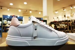 ROPA y COMPLEMENTOS TSUNAMI