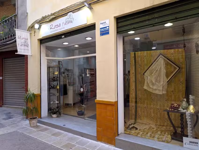 Rosa Fallera Indumentaria Regional