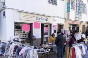 ROSARIO CASTA&Ntilde;O &ndash; BOMBOM