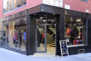 Shop In Shop Arc Teryx i Salomon | Puigcerd&agrave;