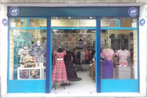 Skinny Records & Lola Vintage