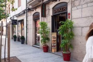 SNIKER | Tienda de zapatillas de calle, running y senderismo